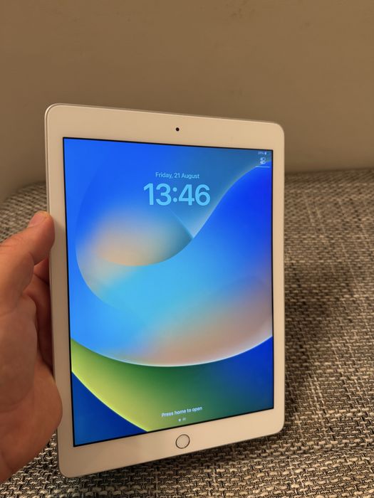 iPad 5th generation - 32 GB - Wi-Fi 93%