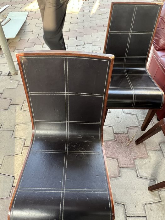 Шкаф для одежды , стулья и подставка под телевизор