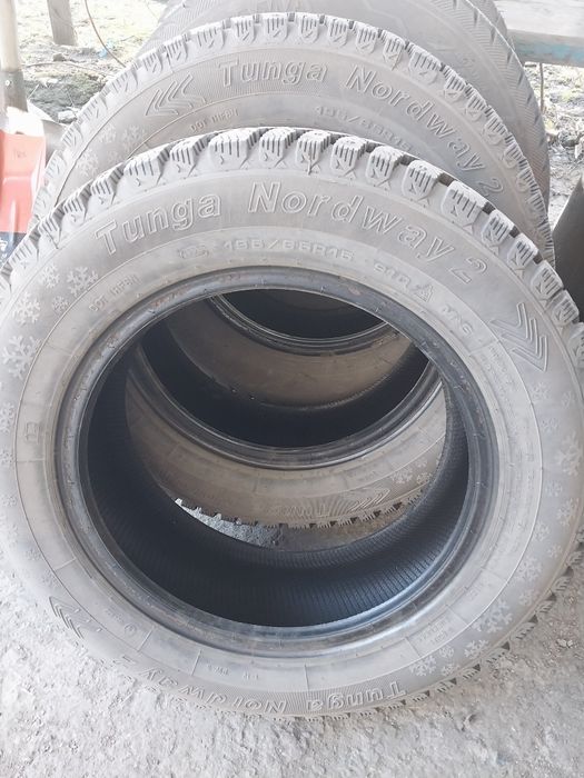 Автошины зимние продам