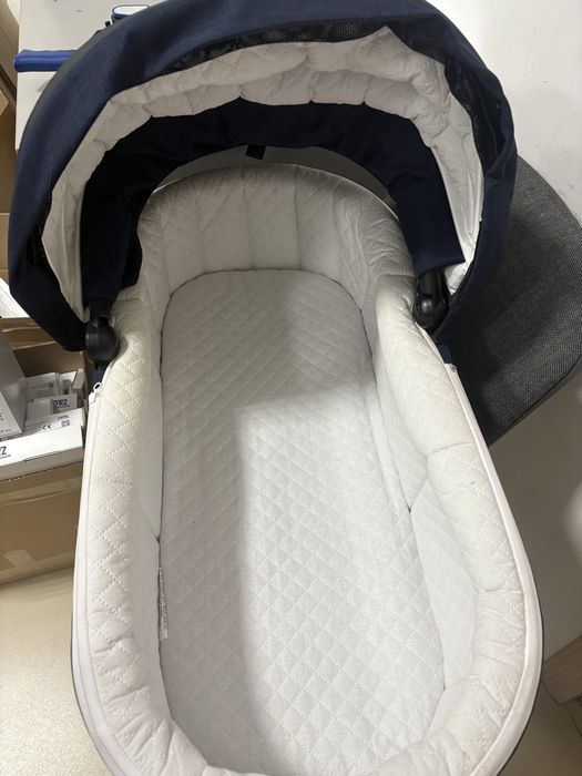 Продам детскую коляску Adamex Gallo