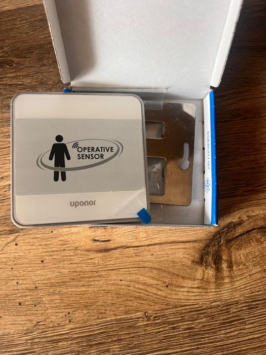 Termostat Uponor pentru incalzire in pardoseala