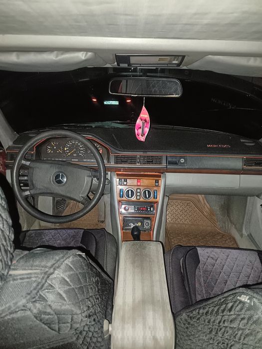 Продам Мерседес Е260 газ бензин