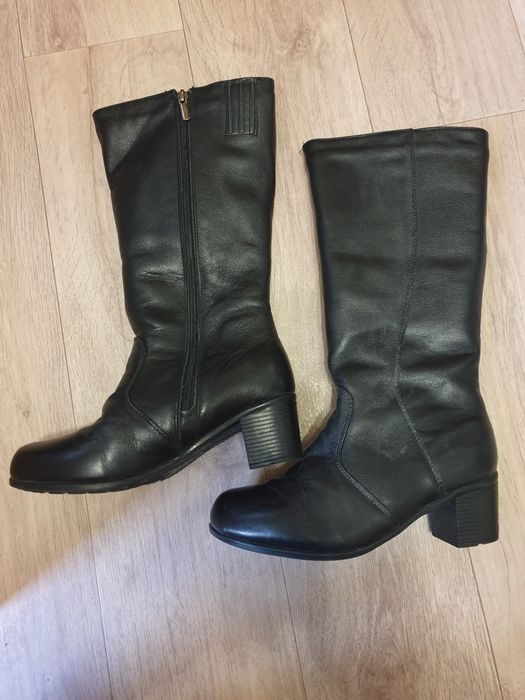 Продам женскую обувь.