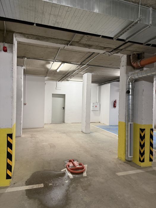 Двустаен апартамент с подземно паркомясто под наем в к-с “Южен 2”