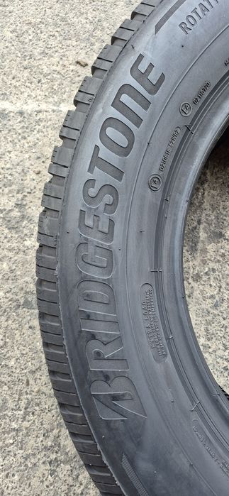 4 anvelope iarna Bridgestone 235/65/18.Pretul este pe bucata.