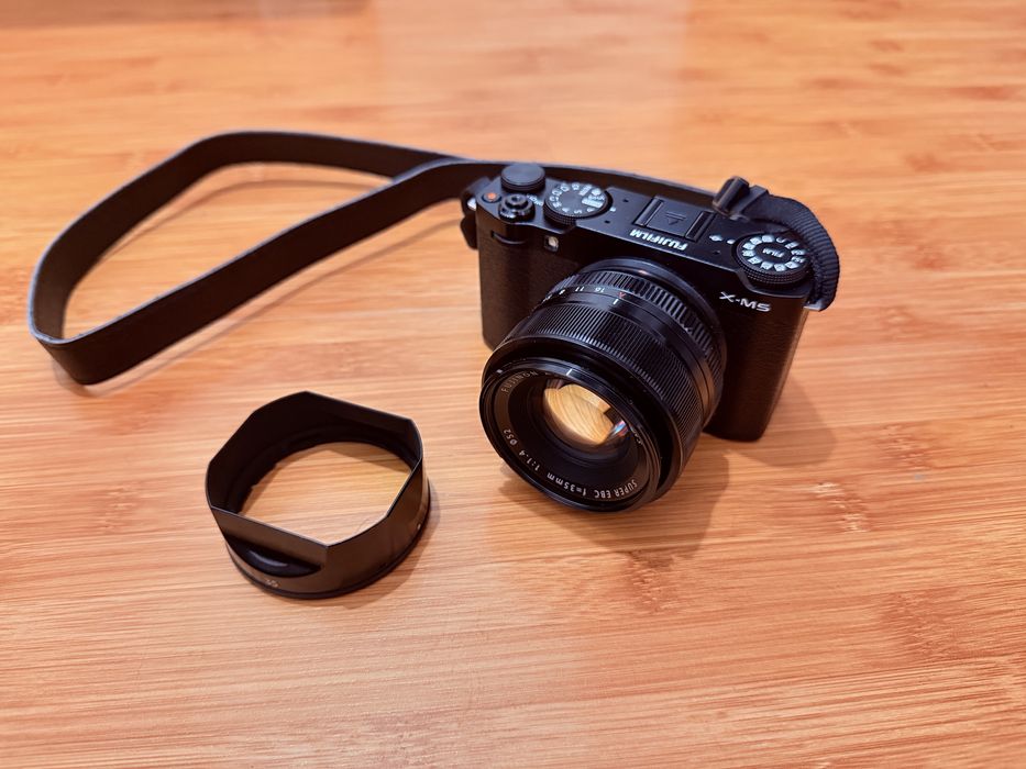 Aparat Foto Fujifilm X-M5 ca nou, obiectiv Fujinon 35mm F 1.4