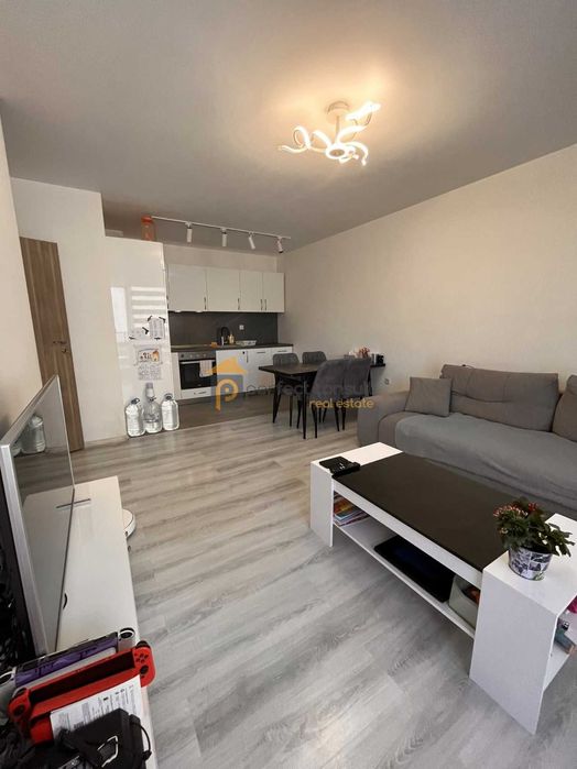 Продава се Тристаен апартамент в Пловдив, Кършияка - 98 кв.м за 2000 €/кв.м - Снимка #1
