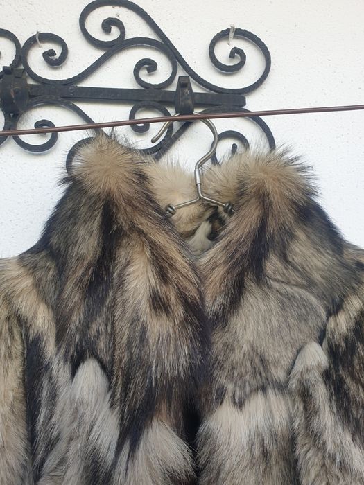 Haina din blana naturala, impecabila