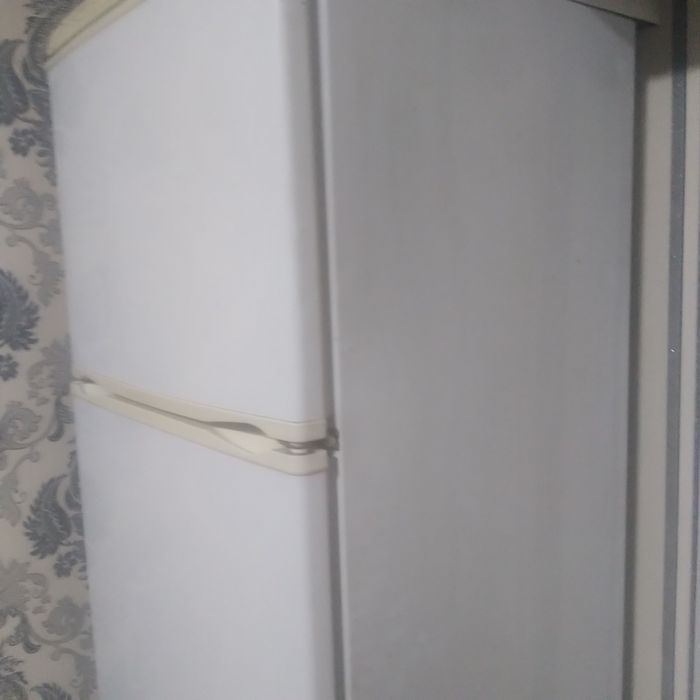 Продам работающий холодильник пр-во Беларусь  район ул. Бухар Жырау