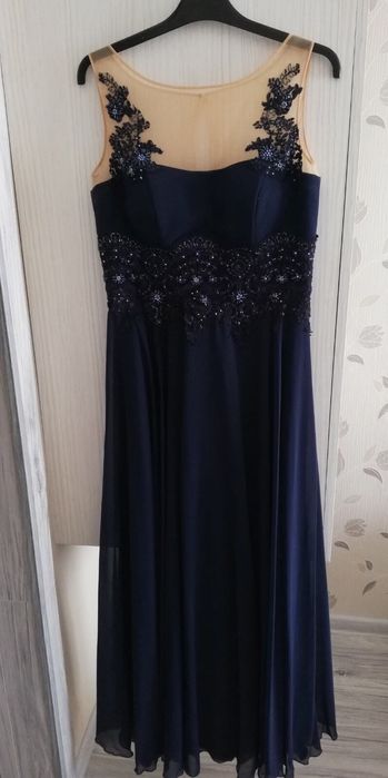 Carolina Cavour,Уникална рокля на модно студио Princesse Благоевград