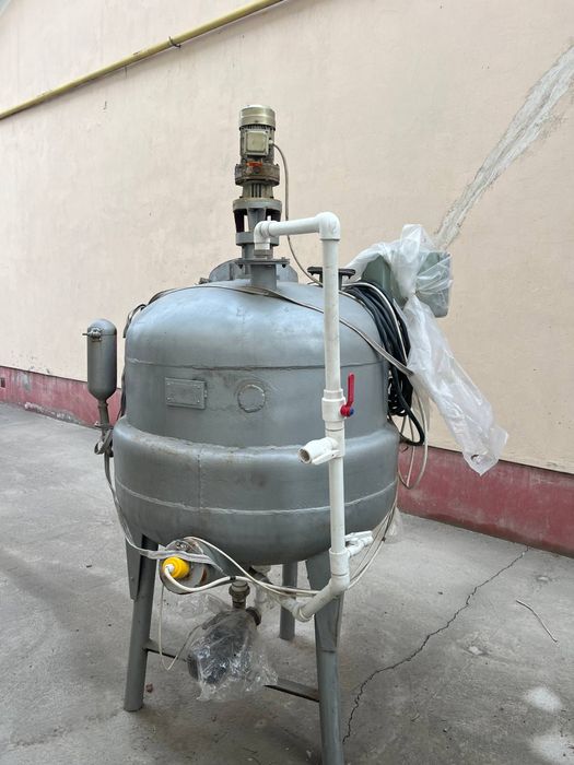 Reaktor va sovun apparat sotiladi