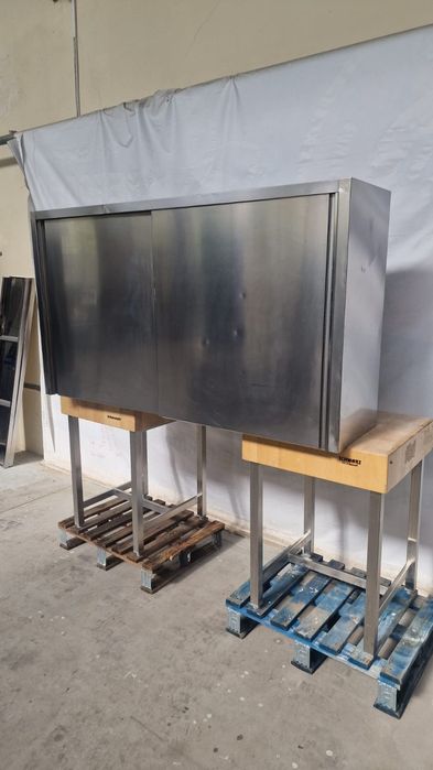 Продавам немски шкаф/рафт за стена от неръждаема стомана