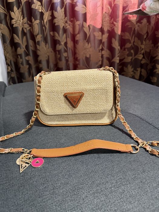 Gentuta Guess noua
