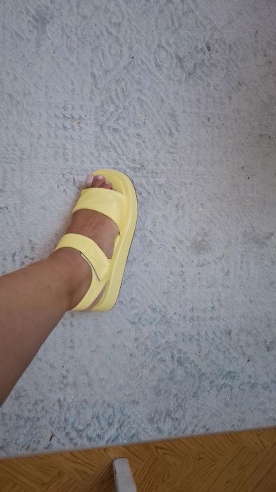 Летний сандалик новый