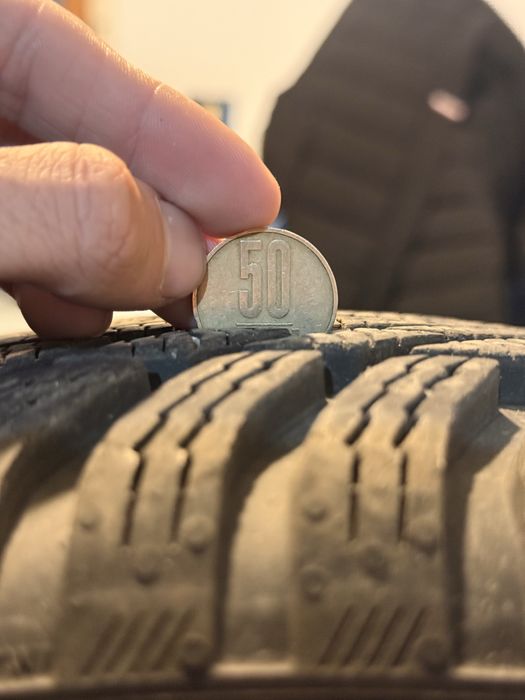 Cauciucuri de iarna Nokian Snowproof 2 in stare foarte bună