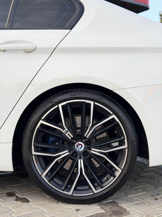 BMW 5 Series 2023 — imagine 5