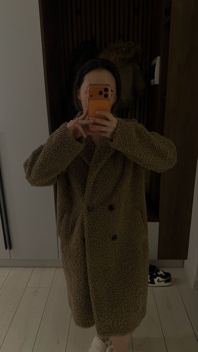 Продам верхнюю одежду