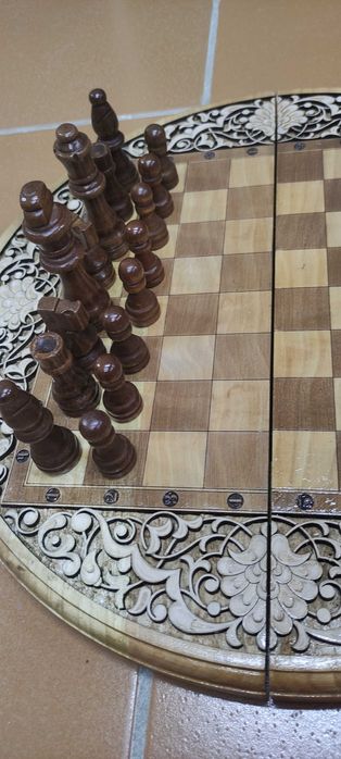 Шахмат из ореха ручной работы