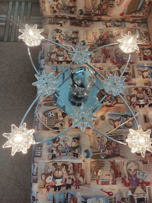 Люстра         .