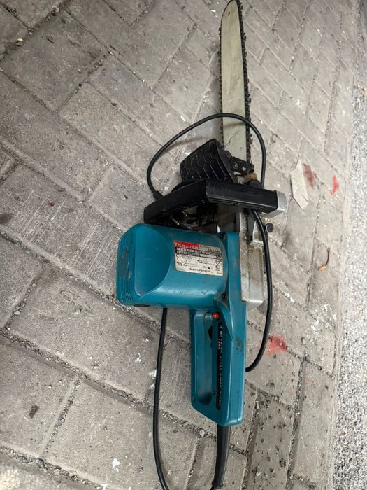 Пила электрический.