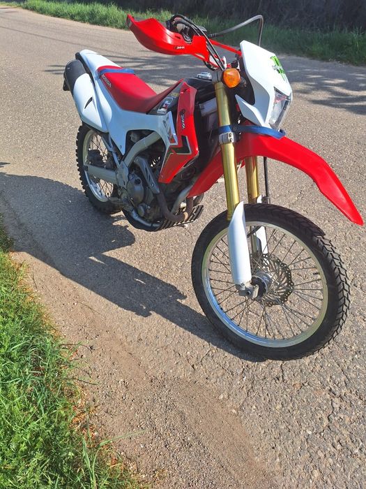 Vând Honda CRF 250l înmatriculată