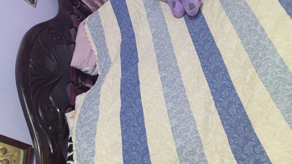 Продается кровать и парта ,в хорошем состоянии.