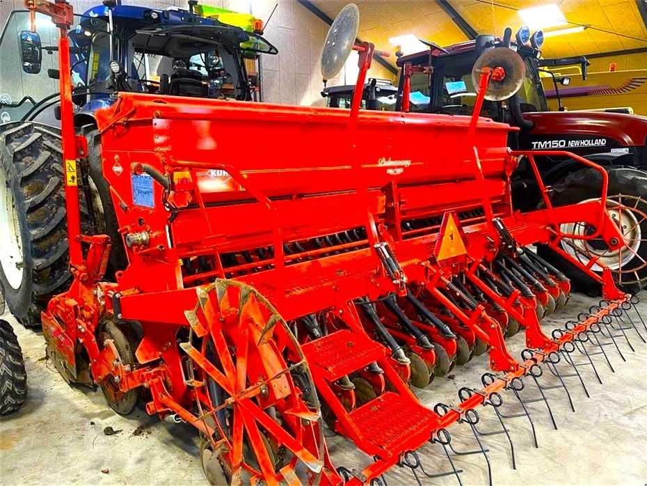 Semanatoare grau orz rapita soia Kuhn Combiliner pe Discuri + Freza an 2021 Monosem Gaspardo Amazone Vaderstad John Deere case claas new Holland Fiat