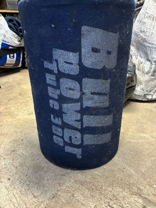 Бас говорители каса кондензатор усиовател