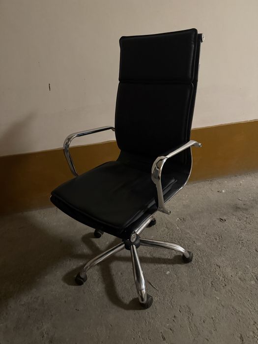 Kreslo sotladi srochna