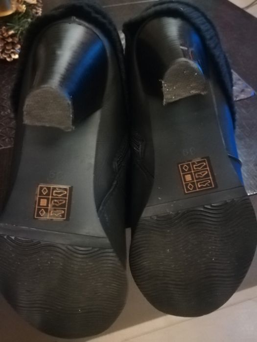 Черни боти и ботуши от естествена кожа