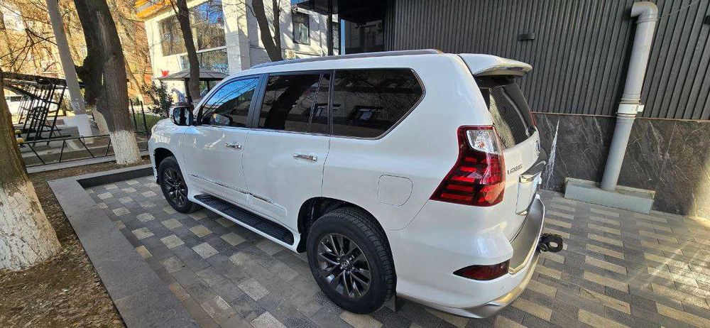 Продается автомобиль Lexus GX 460