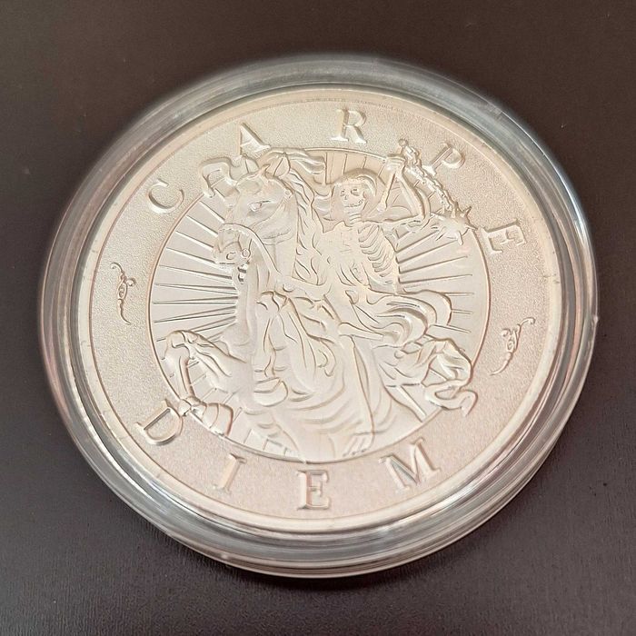 Монета Memento mori / Carpe diem