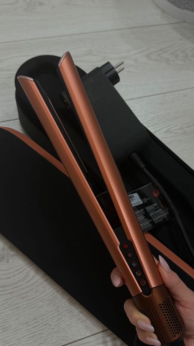 Продам Dyson Airstrait