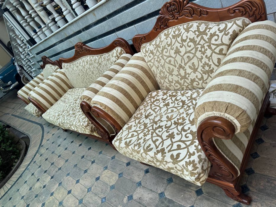 Komplekt mebel 2 divan 2 kreslo