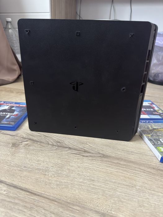 PS4 Slim 500gb + 3 jocuri si cablu de alimentare