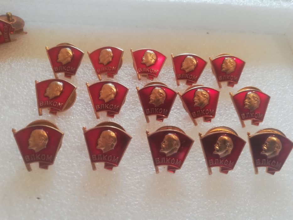 Значки ВЛКСМ, новые.