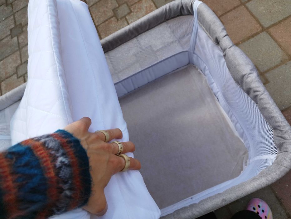 Patut Co-Sleeper si Balansoar Bebe, reglabil pe inaltime, functie anti-reflux - Gri/Bej