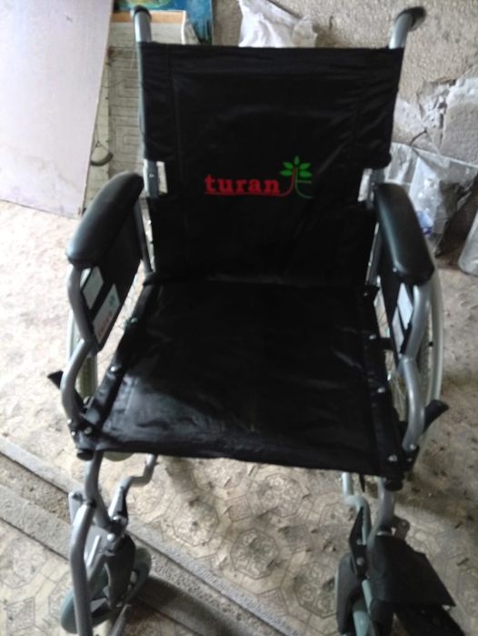 Продам инвалидную коляску новую