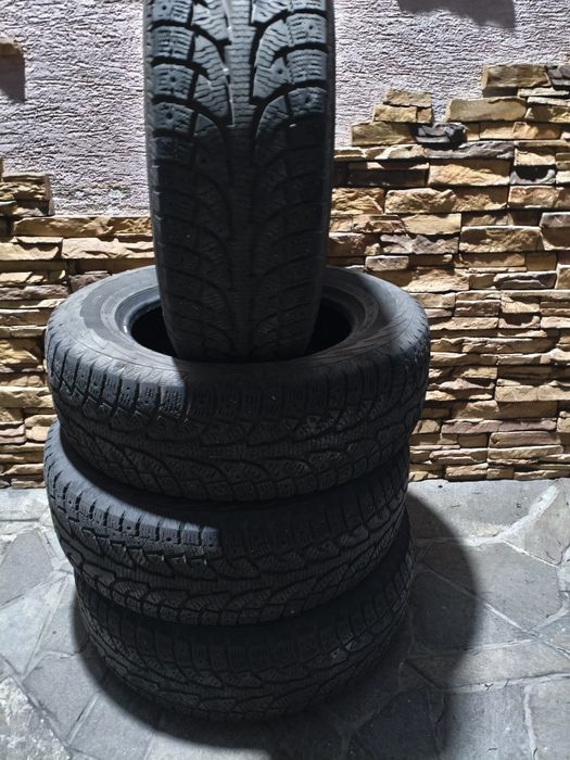 Шины зимние 235×65×17