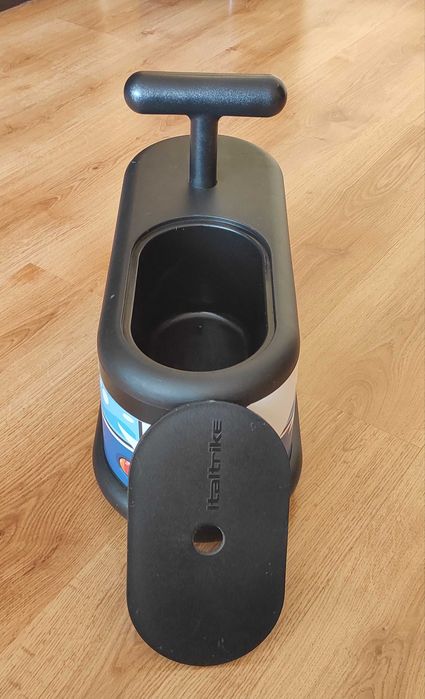 Детска количка за бутане с крачета