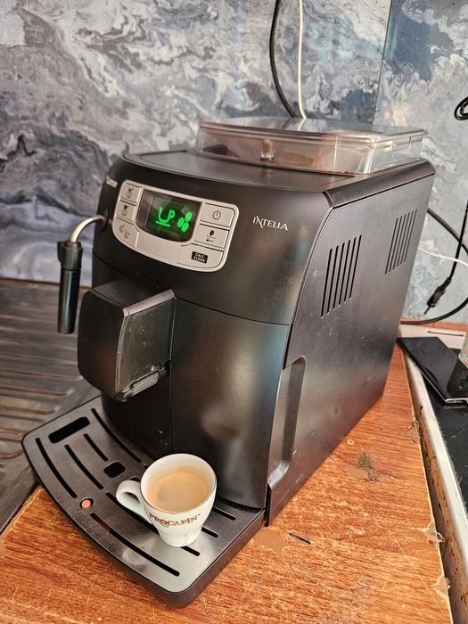 Автоматична кафемашина Saeco Intelia HD8751/11