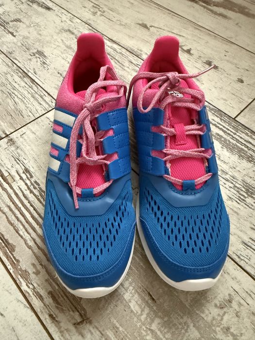 Adidas нови 37 1/3