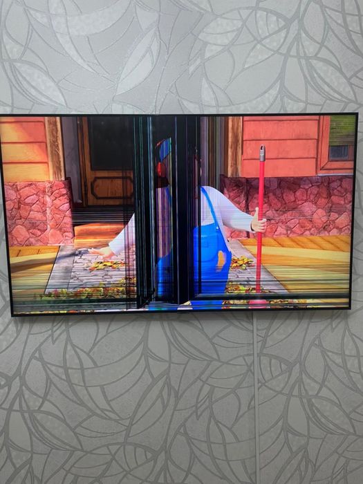 Телевизор с диаметром 140 см