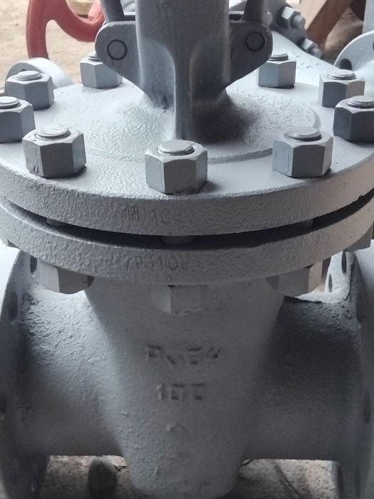 Barcha turdagi sharavoy kran, zadvishka, klapanlar mavjud