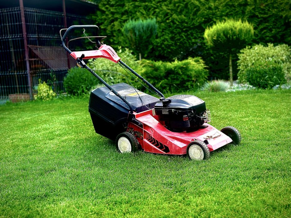 Masina Profesionala tuns gazon iarba Lawn King T484 nu  honda stihl