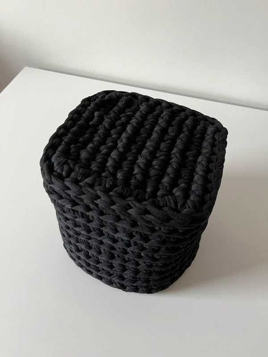 Coș de depozitare croșetat, lucrat manual