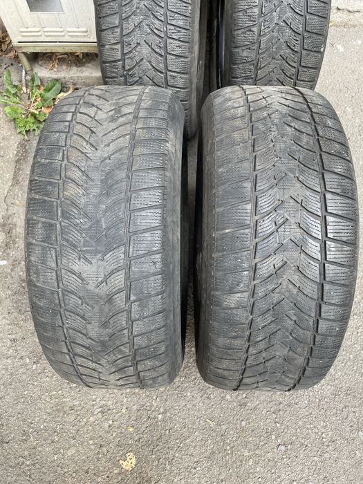 Dunlop 255/55/18 - зимни гуми