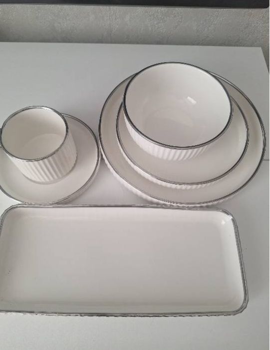 Продам новый набор посуды