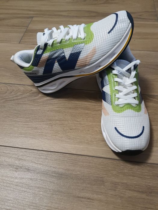 Newbalance mărimea 44