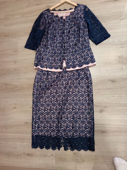 Костюм в синя дантела с пепел от рози 54 размер